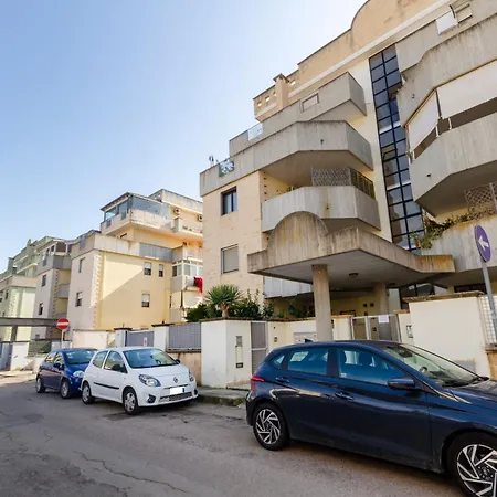 Guesthost - De Blasi House Lecce